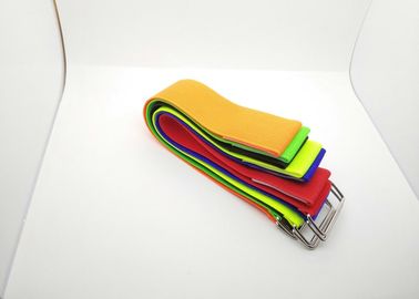 バックルの留まるワイヤー及びケーブル プロダクトのための伸縮性があるホックおよびループ革紐